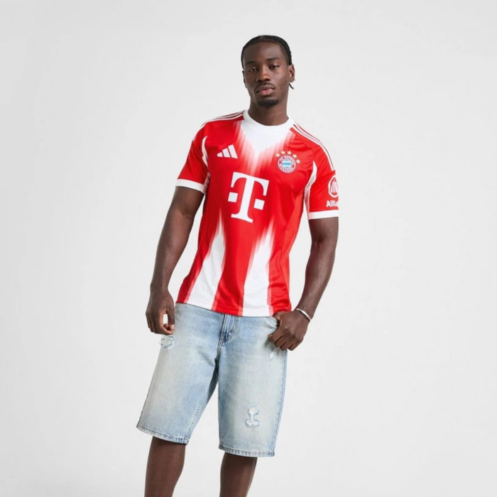 Bayern Munich 2025/26 Home Jersey - Fan Version - Image 4