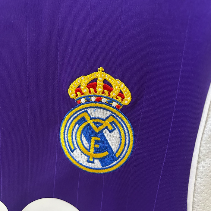 Real Madrid 2006/07 Third Jersey – Retro Version - Image 2