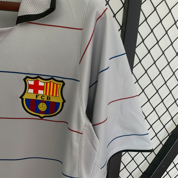Barcelona 2003/04 Away Jersey – Retro Version - Image 2