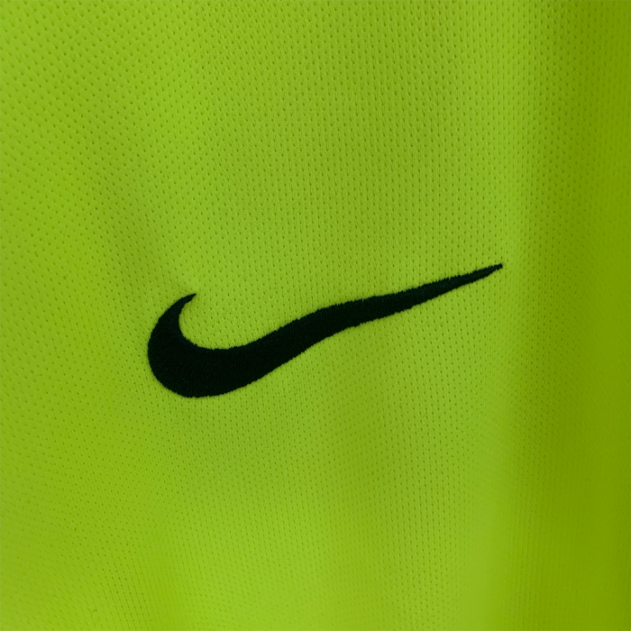 Barcelona 2005/06 Away Jersey Long Sleeve – Retro Version - Image 2