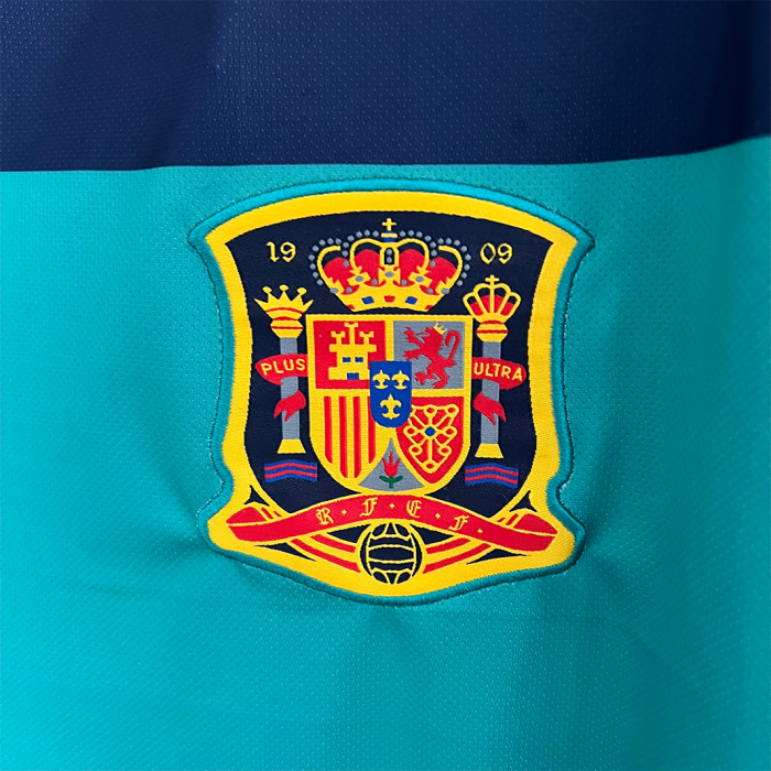 Spain 2010 Goalkeeper Jersey – Retro Version - Image 2