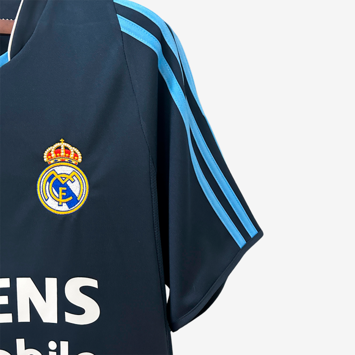 Real Madrid 2003/04 Away Jersey – Retro Version - Image 3