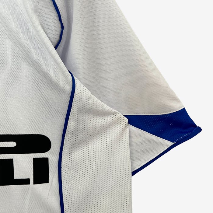 Inter Milan 2004/05 Away Jersey – Retro Version - Image 3