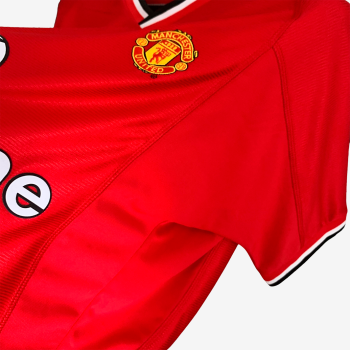 Manchester United 2000/02 Home Jersey – Retro Version - Image 3