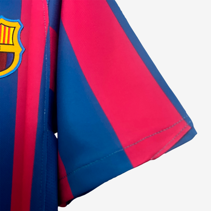 Barcelona 2005/06 Home Jersey – Retro Version - Image 4