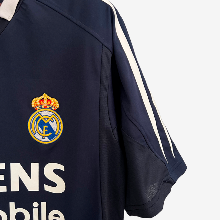 Real Madrid 2004/05 Away Jersey – Retro Version - Image 4