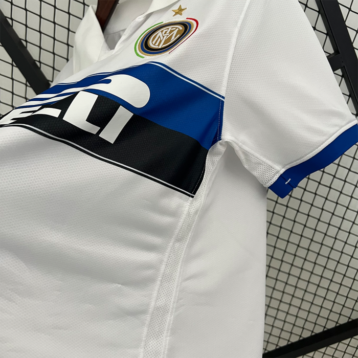 Inter Milan 2009/10 Away Jersey – Retro Version - Image 4