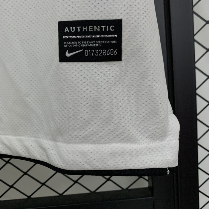 Manchester United 2010/11 Away Jersey – Retro Version - Image 4