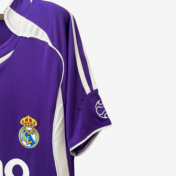 Real Madrid 2006/07 Third Jersey – Retro Version - Image 5