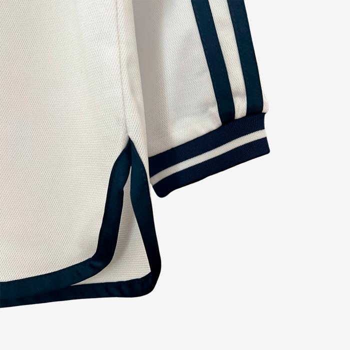Real Madrid 2000/01 Home Jersey Long Sleeve – Retro Version - Image 5