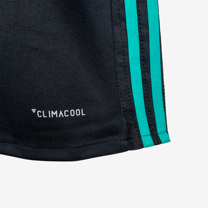 Real Madrid 2017/18 Away Jersey – Retro Version - Image 5