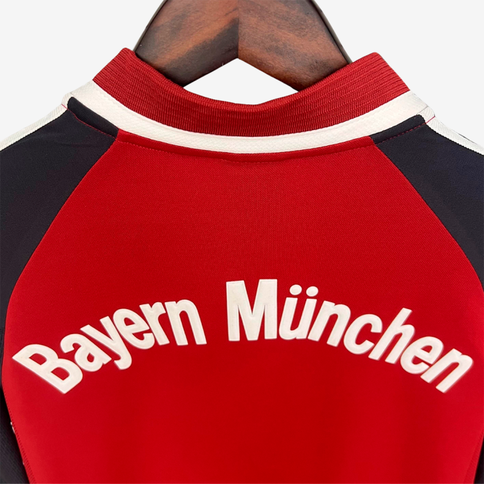 Bayern Munich 2001/02 Home Jersey – Retro Version - Image 4