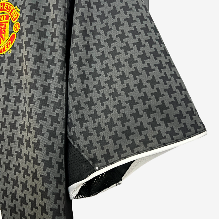 Manchester United 2003/05 Away Jersey – Retro Version - Image 6
