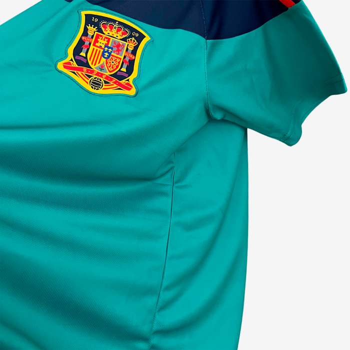 Spain 2010 Goalkeeper Jersey – Retro Version - Image 7