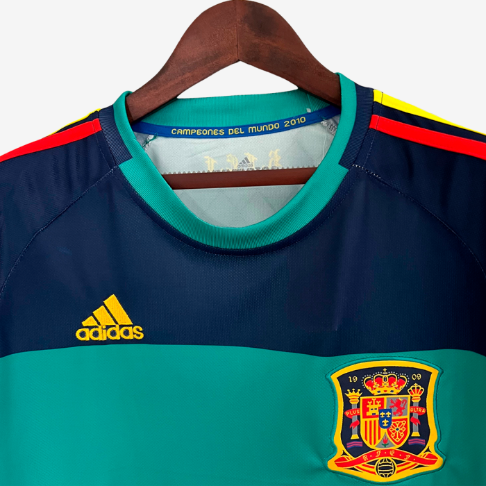 Spain 2010 Goalkeeper Jersey – Retro Version - Image 8