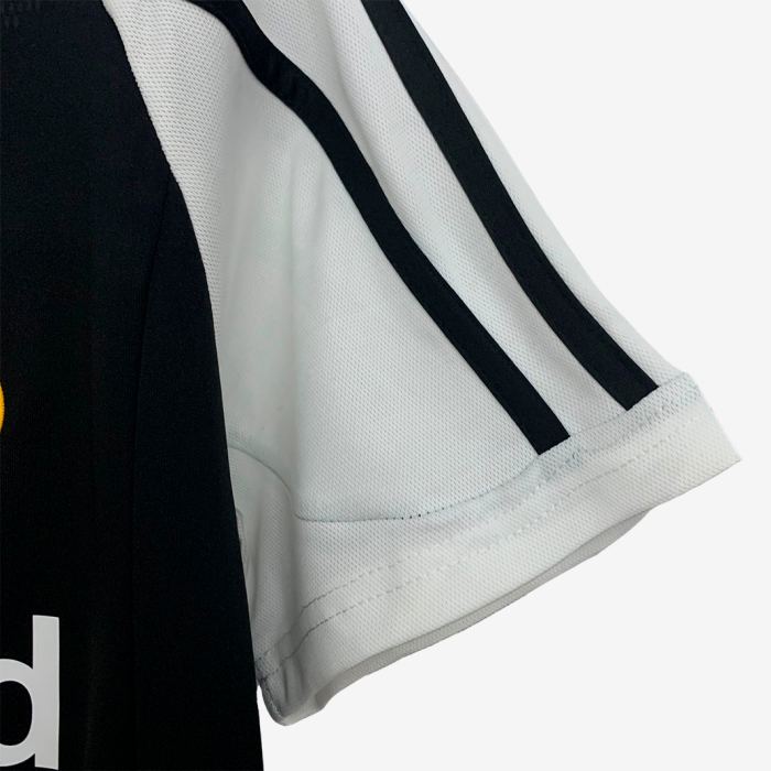 Real Madrid 2001/02 Away Jersey – Retro Version - Image 9