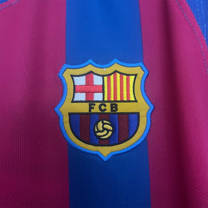 Barcelona 2005/06 Home Jersey – Retro Version - Image 8