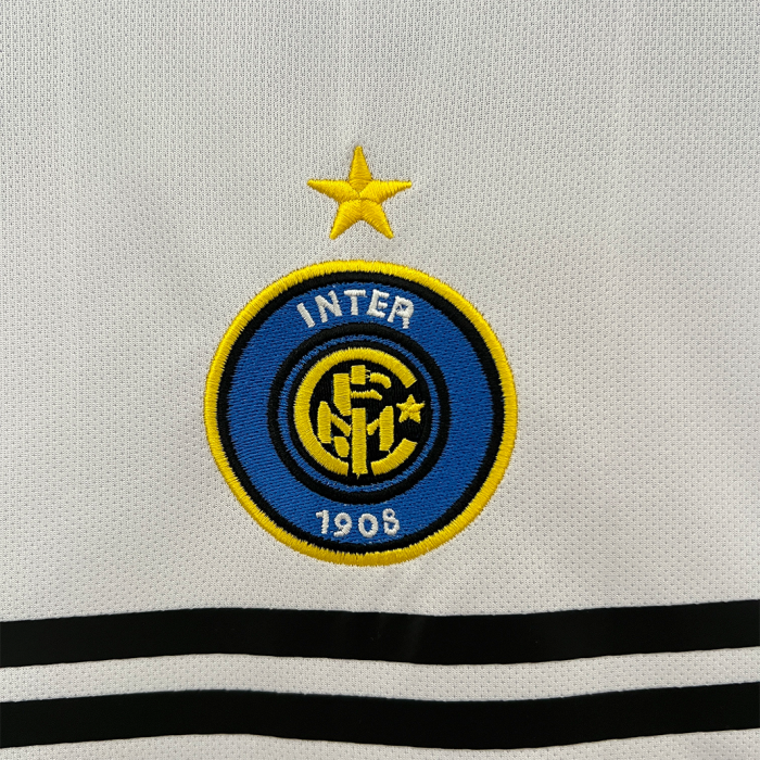 Inter Milan 2004/05 Away Jersey – Retro Version - Image 7