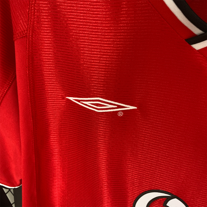 Manchester United 2000/02 Home Jersey – Retro Version - Image 8
