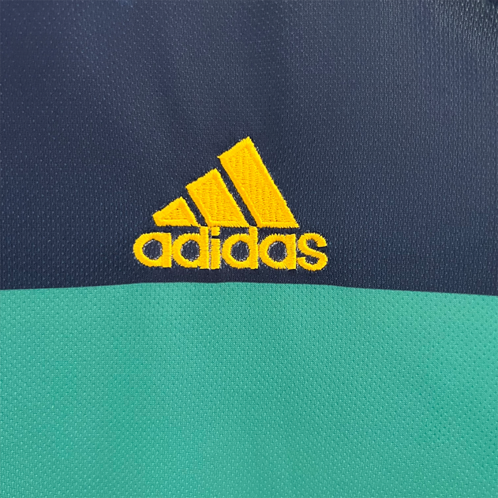 Spain 2010 Goalkeeper Jersey – Retro Version - Image 10