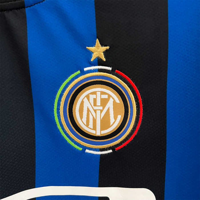 Inter Milan 2009/10 Home Jersey – Retro Version - Image 10