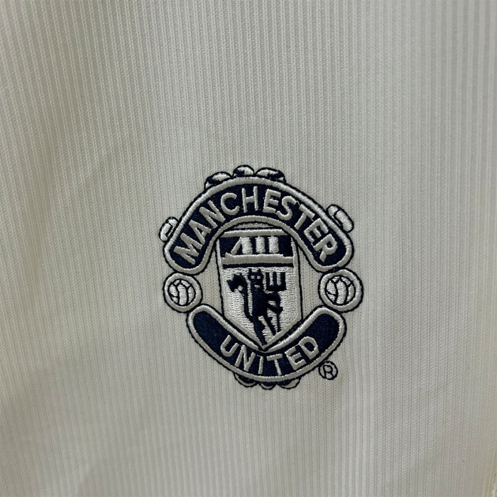 Manchester United 2000/01 Away  Jersey – Retro Version - Image 8