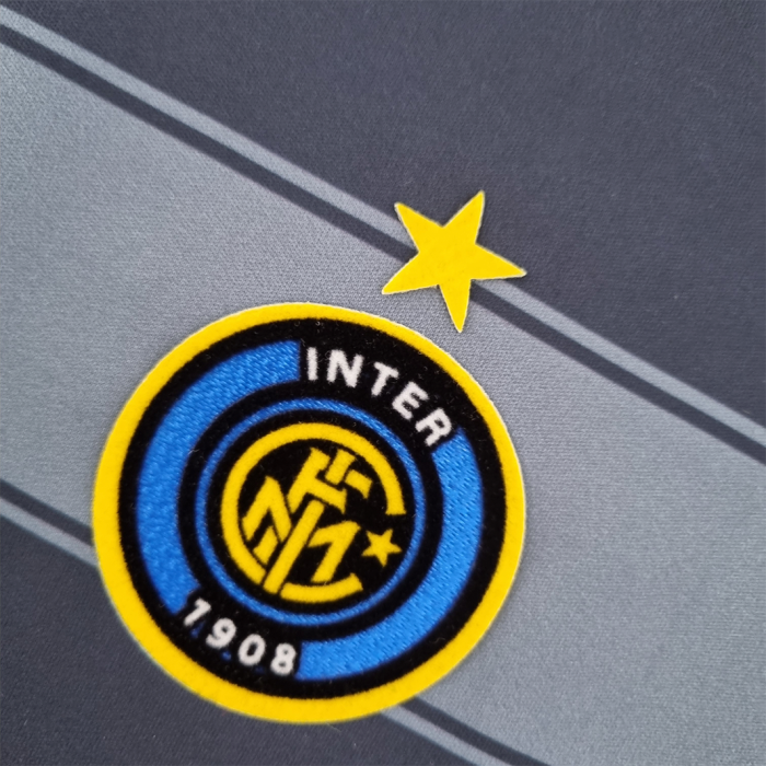 Inter Milan 2004/05 Third Jersey – Retro Version - Image 2