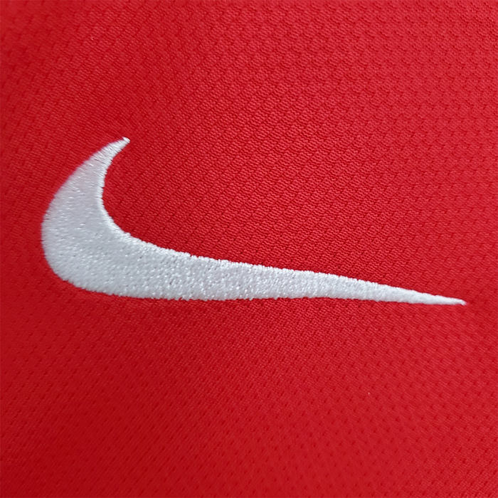 Manchester United 2004/06 Home Jersey Long Sleeve – Retro Version - Image 2