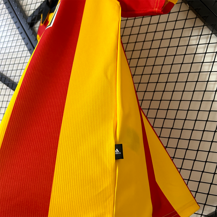 Galatasaray 1999/00 Home Jersey - Retro Version - Image 2
