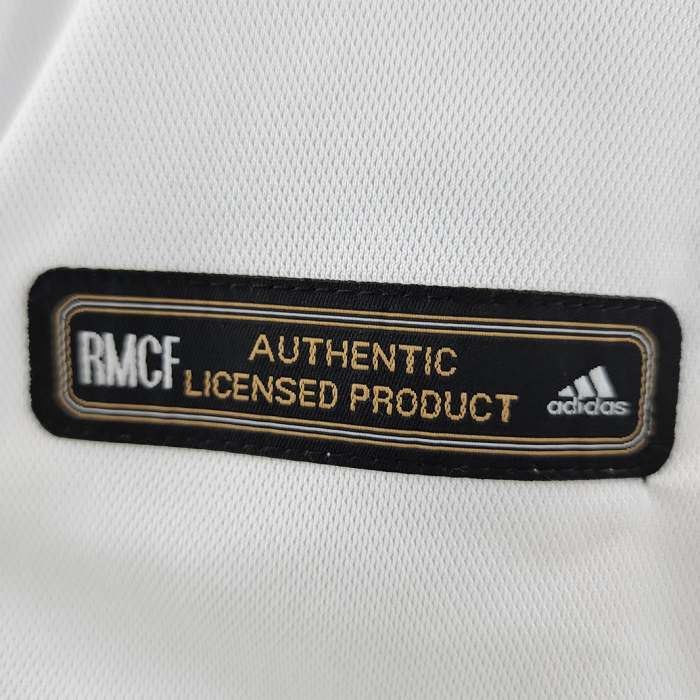 Real Madrid 2000/01 Away Jersey – Retro Version - Image 2