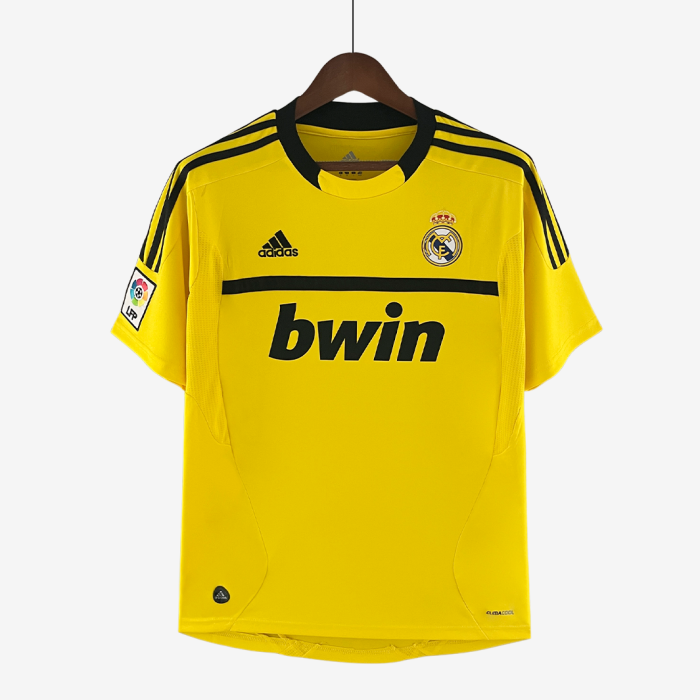 Real Madrid 2011/12 Goalkeeper Jersey – Retro Version - Image 1