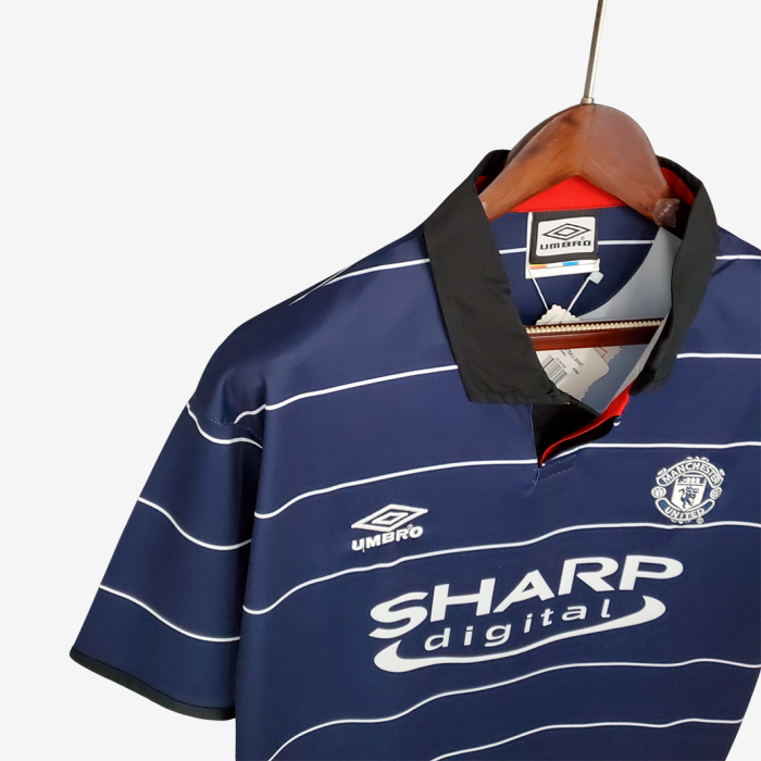 Manchester United 1999/00 Away Jersey – Retro Version - Image 3