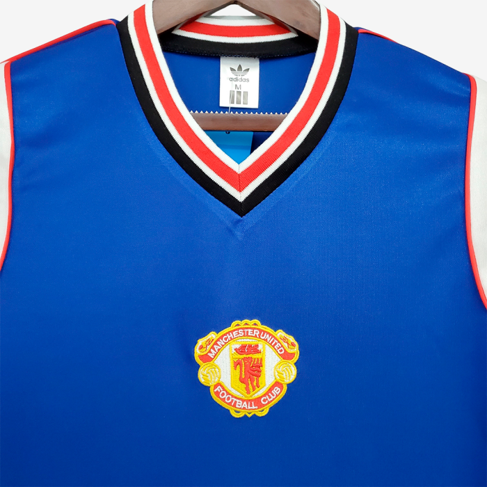 Manchester United 1985/86 Away Jersey - Retro Version - Image 3