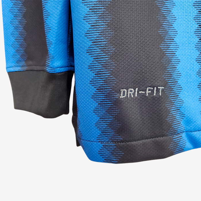 Inter Milan 2010/11 Home Jersey Long Sleeve - Retro Version - Image 4