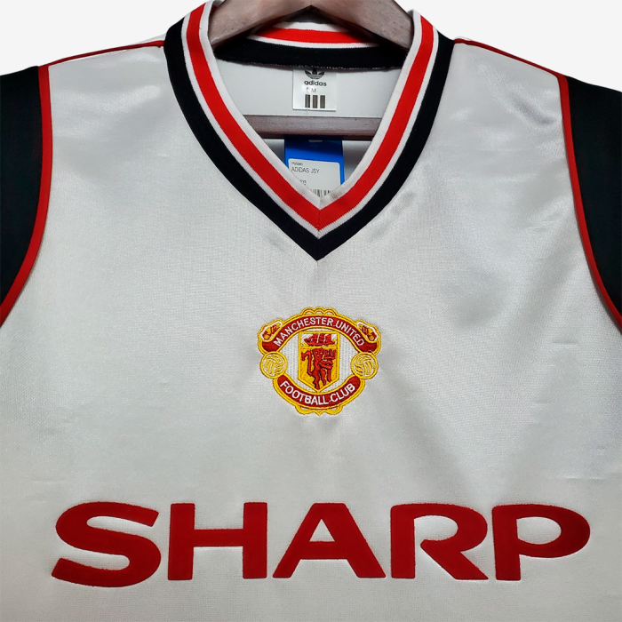 Manchester United 1985/86 Away Jersey - Retro Version - Image 3