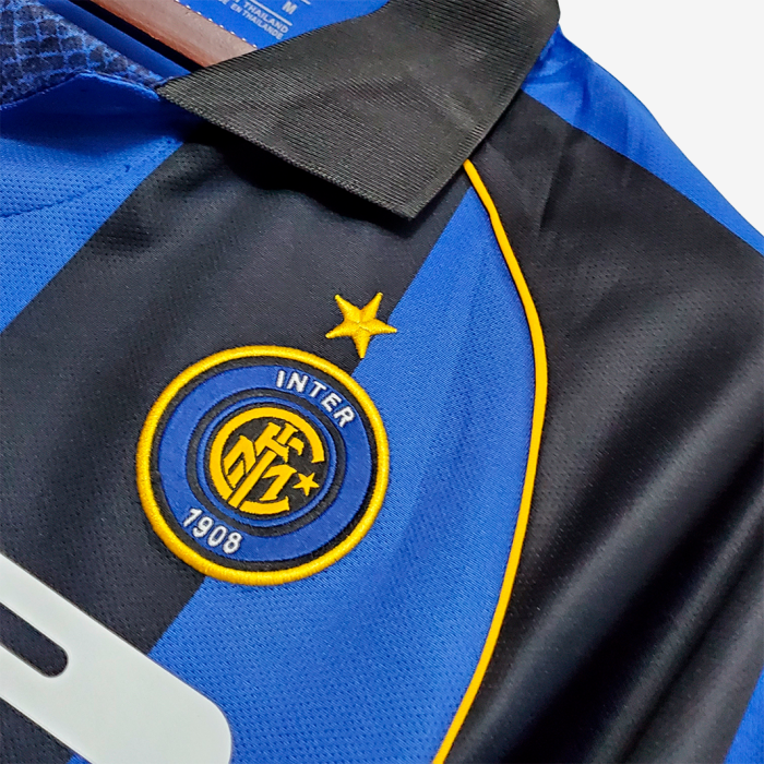 Inter Milan 2001/02 Home Jersey - Retro Version - Image 5