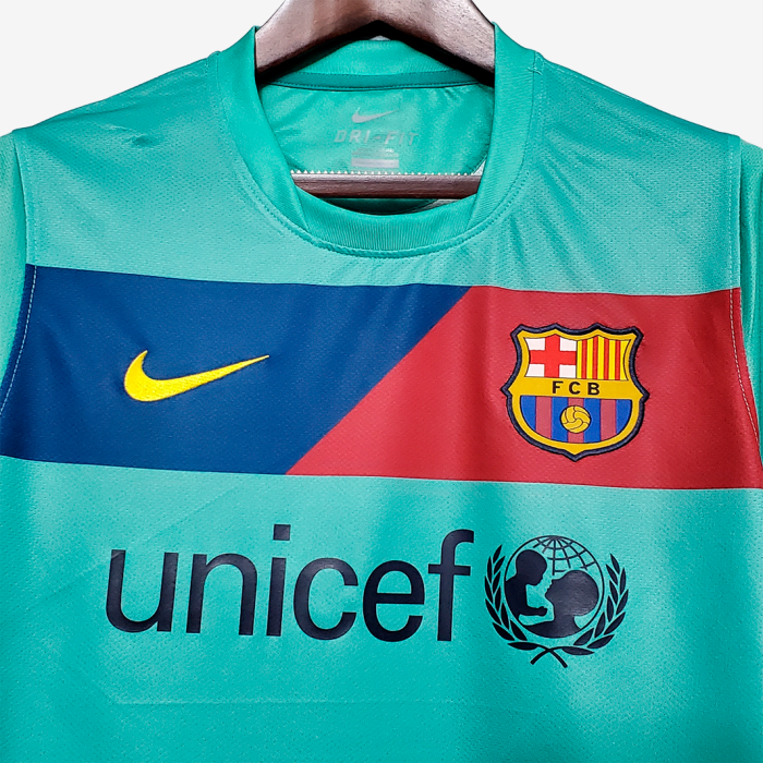 Barcelona 2010/11 Away Jersey - Retro Version - Image 4