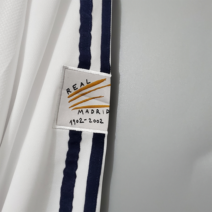 Real Madrid 2002/03 Home Jersey Long Sleeve - Retro Version - Image 4