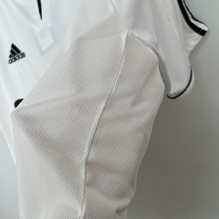 Real Madrid 2003/04 Home Jersey – Retro Version - Image 3