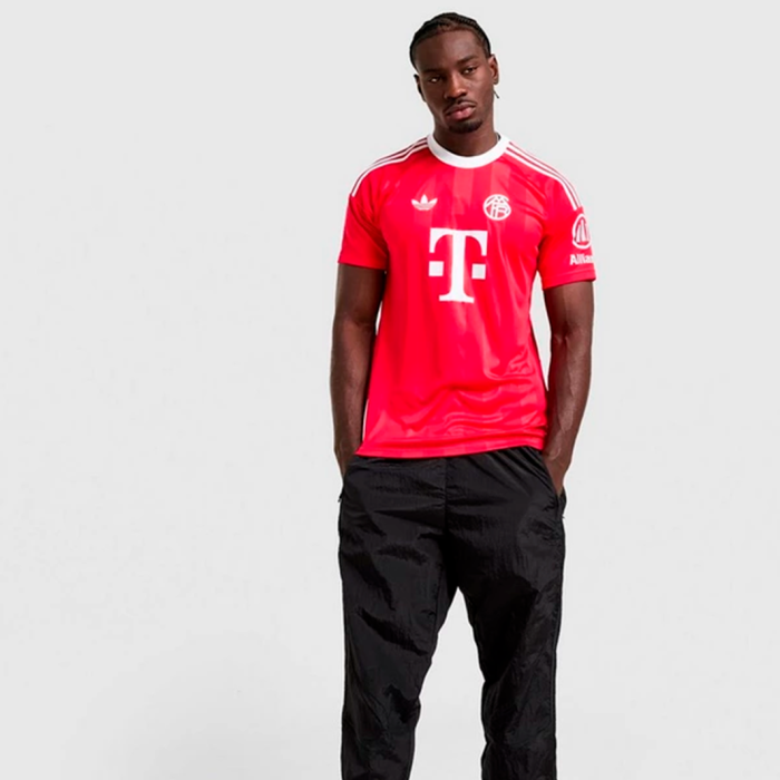 Bayern Munich 2025/26 Goalkeeper Jersey – Fan Version - Image 5