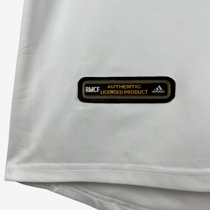 Real Madrid 2001/02 Home Jersey – Retro Version - Image 4