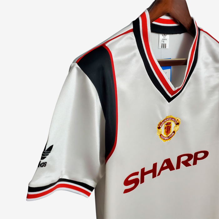 Manchester United 1985/86 Away Jersey - Retro Version - Image 4