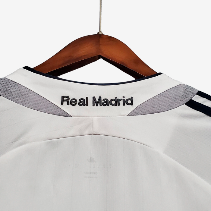 Real Madrid 2006/07 Home Jersey - Retro Version - Image 4