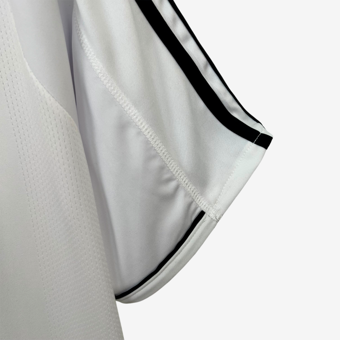 Real Madrid 2003/04 Home Jersey – Retro Version - Image 4