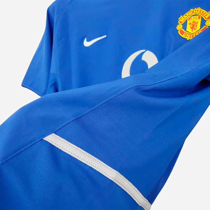 Manchester United 2002/04 Away Jersey – Retro Version - Image 5