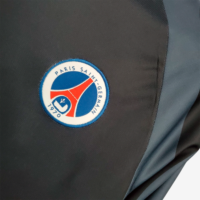Paris Saint-Germain (PSG) 2001/02 Third Jersey – Retro Version - Image 5
