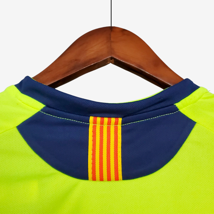 Barcelona 2005/06 Away Jersey – Retro Version - Image 5