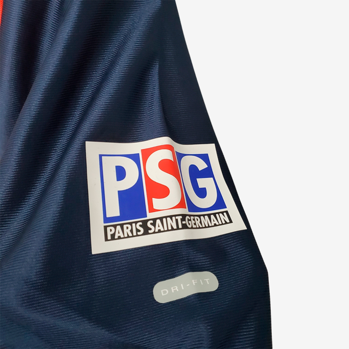 Paris Saint-Germain (PSG) 2001/02 Home Jersey – Retro Version - Image 8