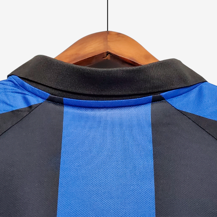 Inter Milan 2001/02 Home Jersey - Retro Version - Image 7