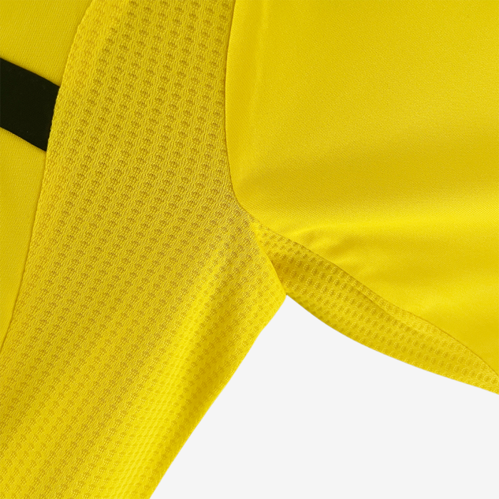 Real Madrid 2011/12 Goalkeeper Jersey – Retro Version - Image 5